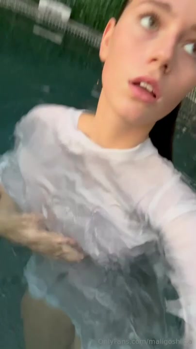 Anna Malygon (@Maligoshik.a) Show Body In Pool Leaked Onlyfans